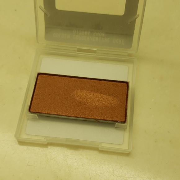 Makeup - Picture 2 of 2